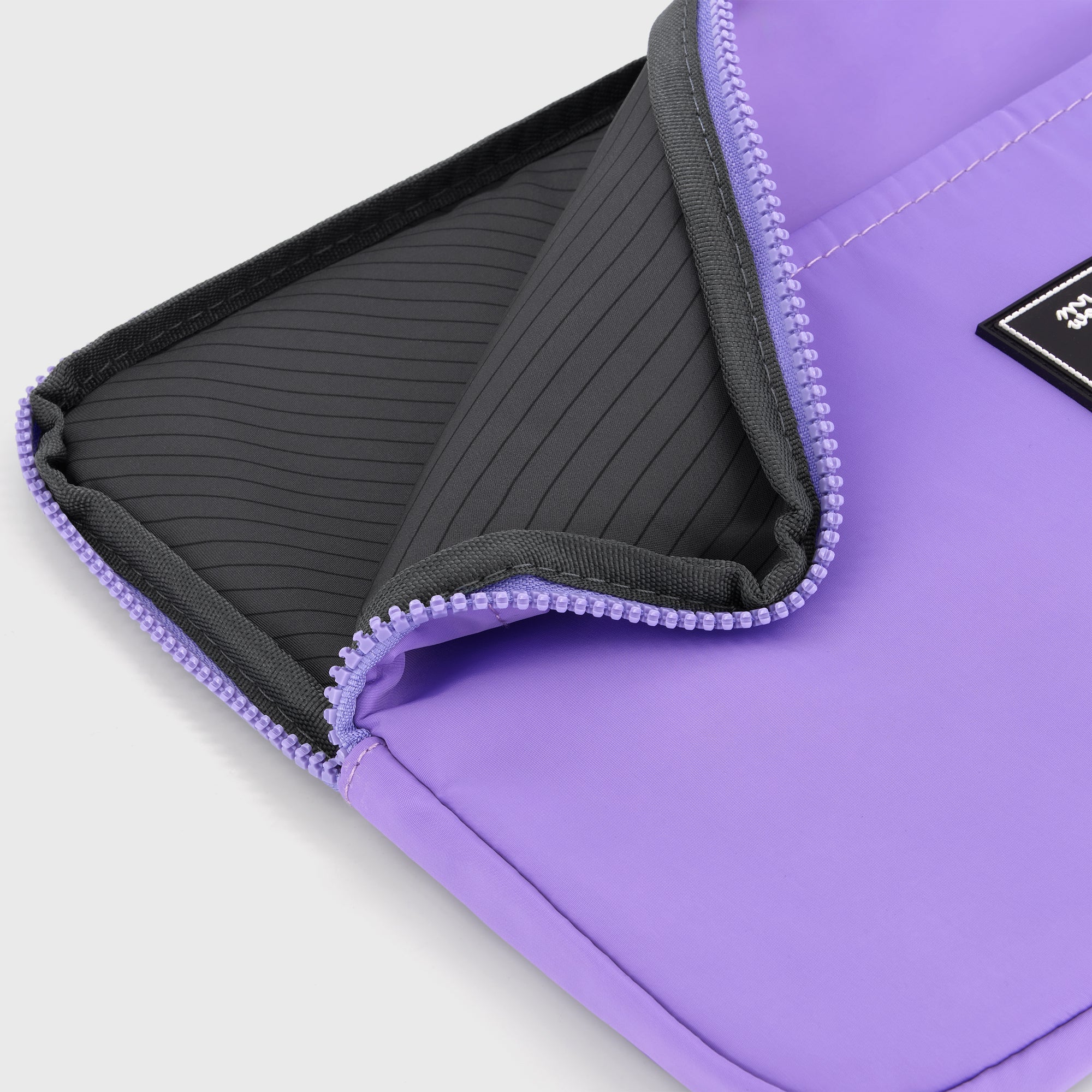 Funda de portátil 13-14" lila - The perfect match - Image 4